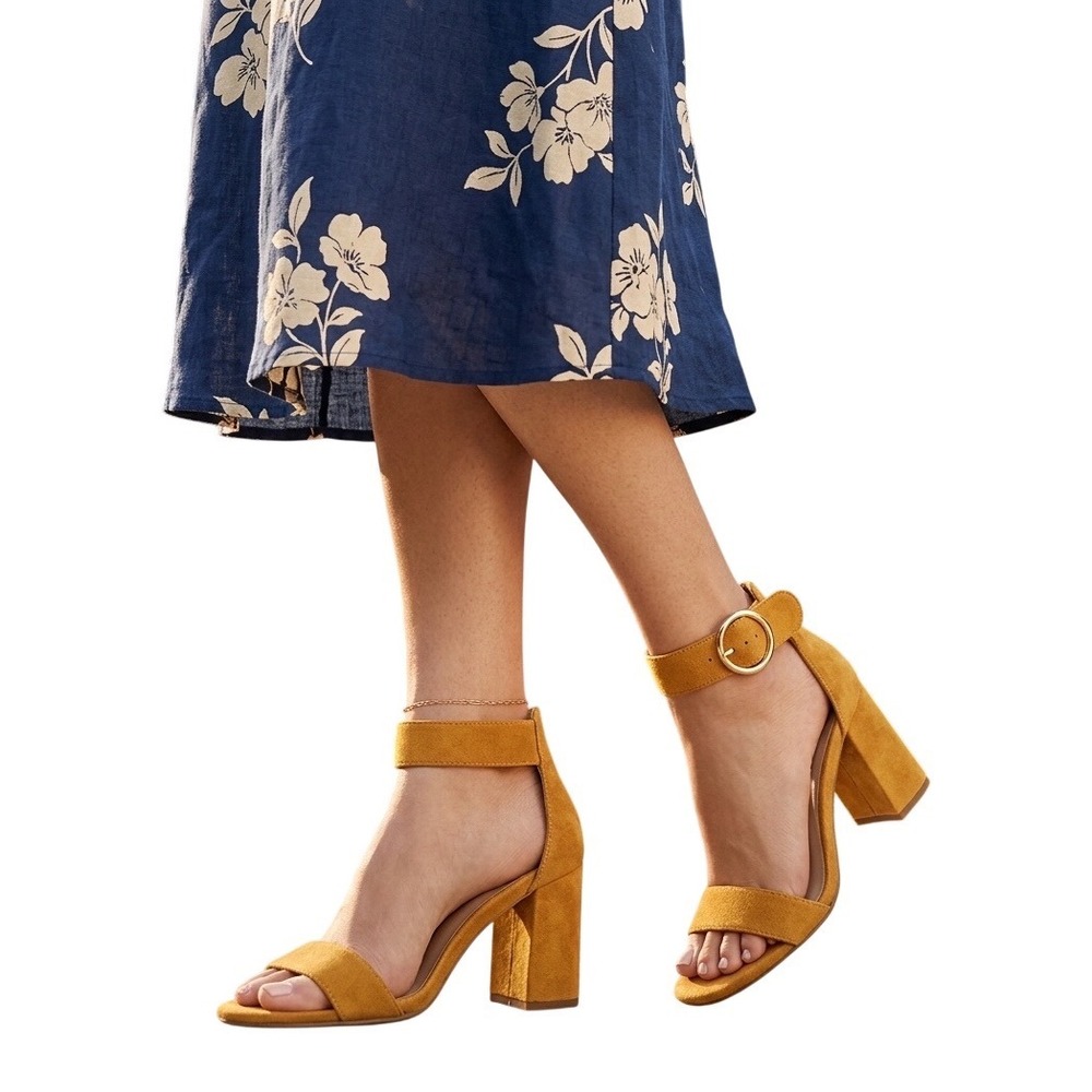Aerosoles Lawrence Mustard Yellow Faux Suede Block Heel Ankle Strap Sandals 5